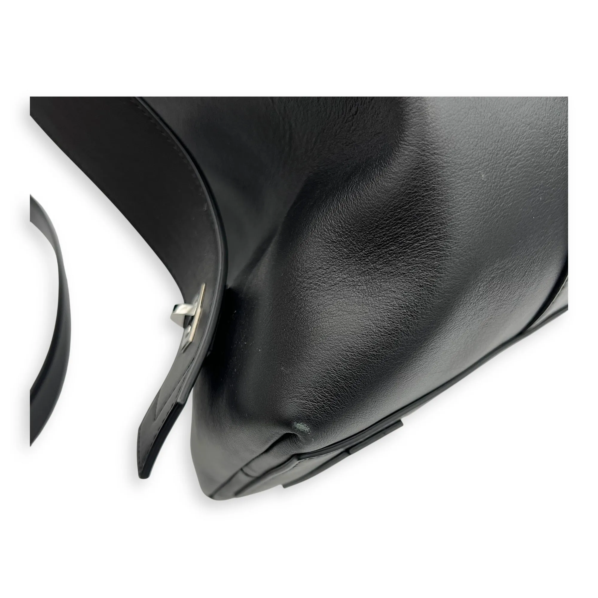 Antigona Maxi Black Duffle Bag in Calfskin, Silver hardware