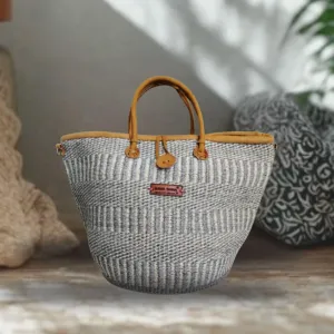 Ash Wisdom Handwoven Sisal Straw Basket Tote Bag, Lightweight Market Basket with Leather Strap Handles and Button Closure, Large Straw Purse Suitable for Travel, Handmade Summer Tote Handbag for Women