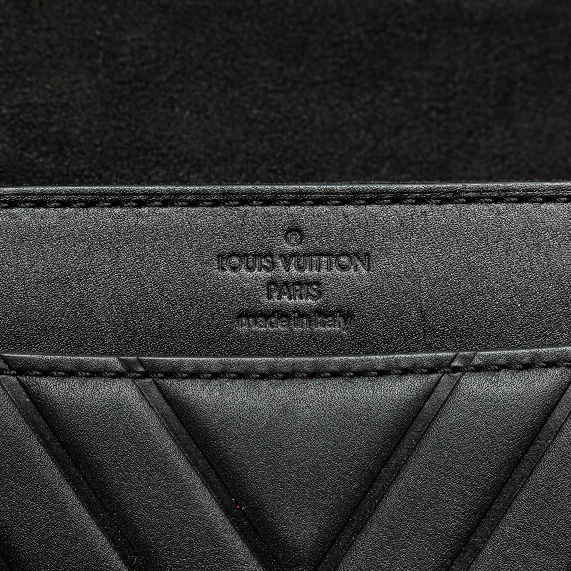 Black Louis Vuitton Airy V Chain Louise Clutch GM Shoulder Bag