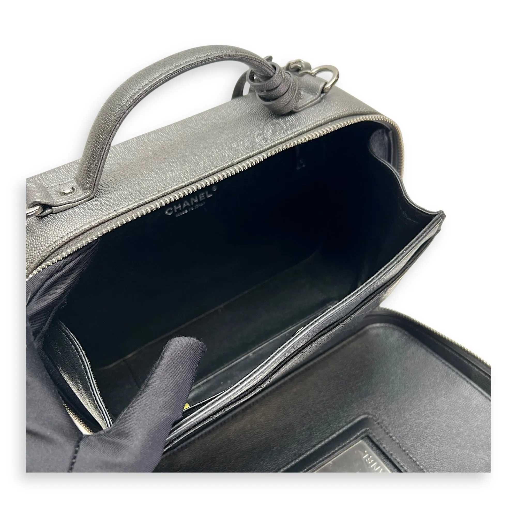 CC Filigree Large Silver Top Handle Bag in Caviar Leather, Silver hardware
