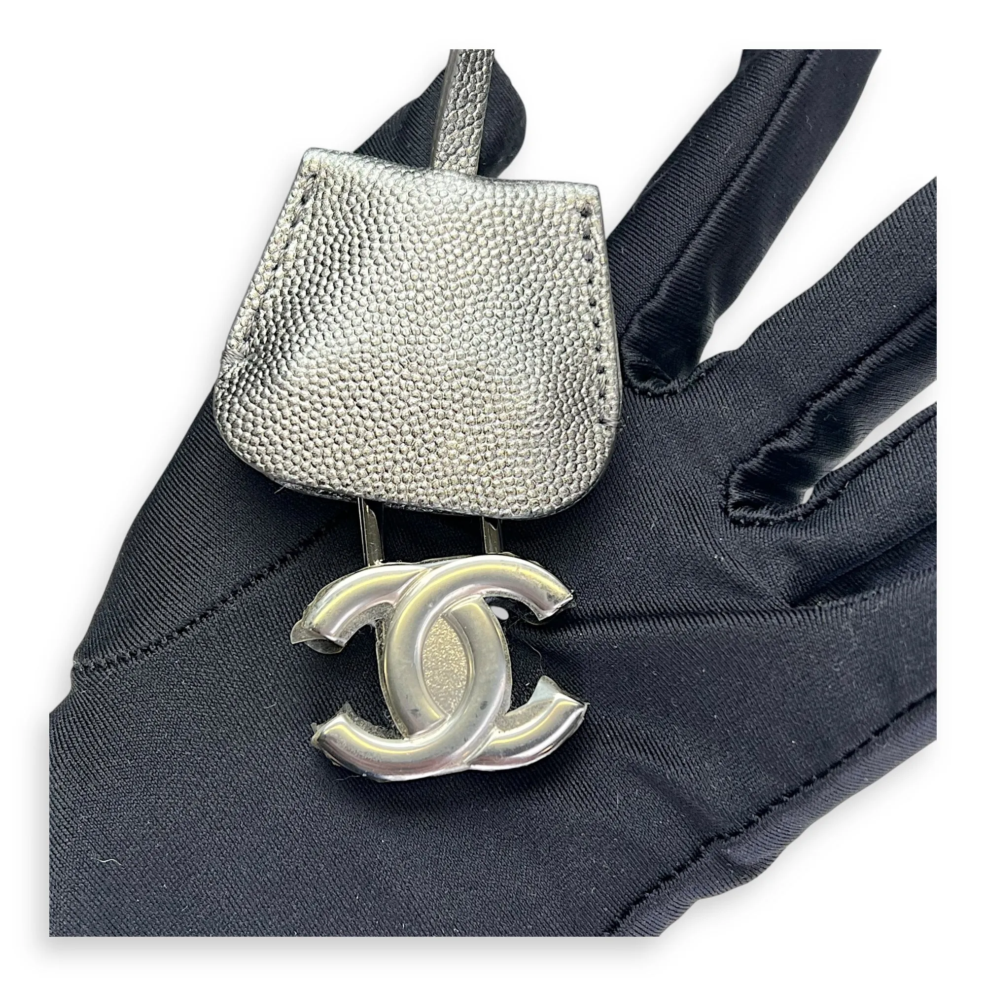 CC Filigree Large Silver Top Handle Bag in Caviar Leather, Silver hardware