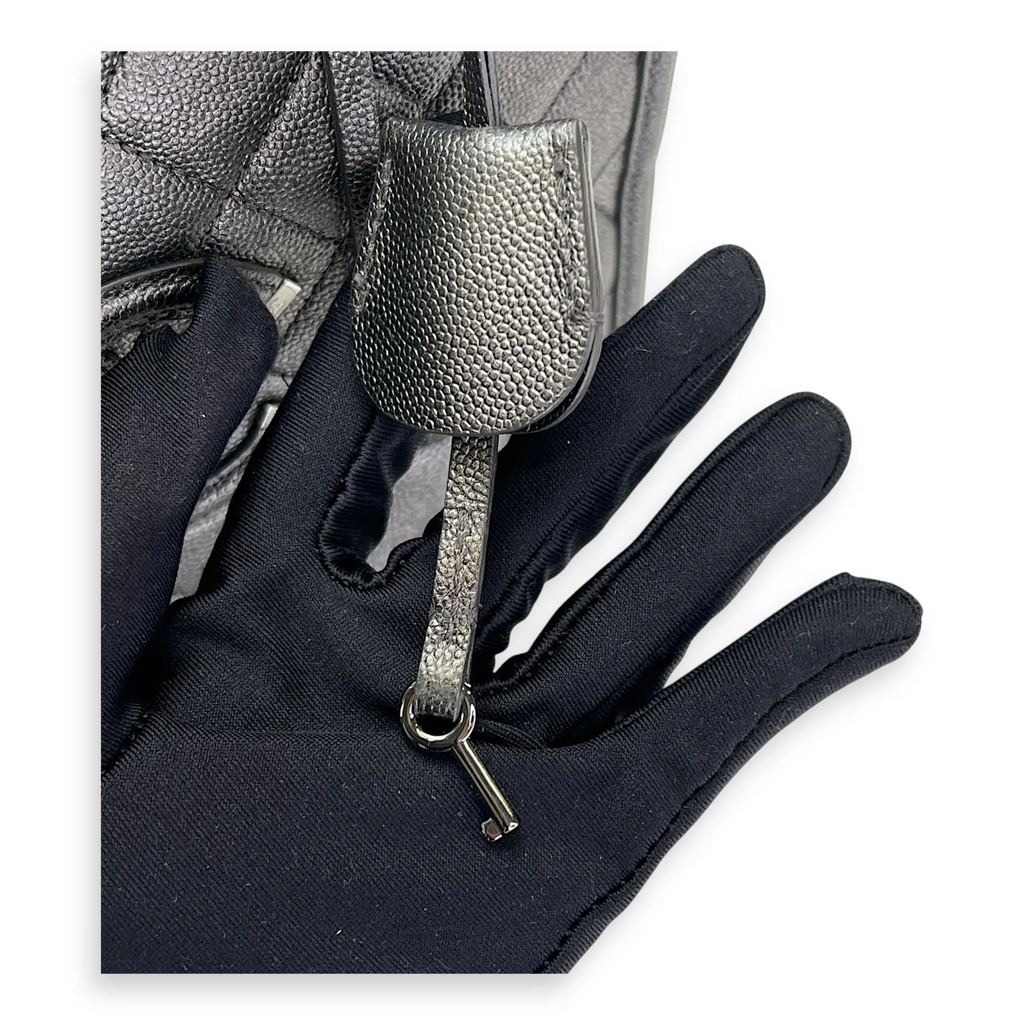 CC Filigree Large Silver Top Handle Bag in Caviar Leather, Silver hardware