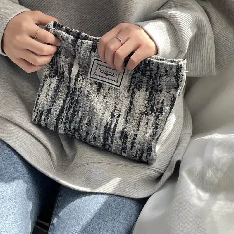 Design Black White Temperament Striped Retro Artistic Elegant Cosmetic Bags