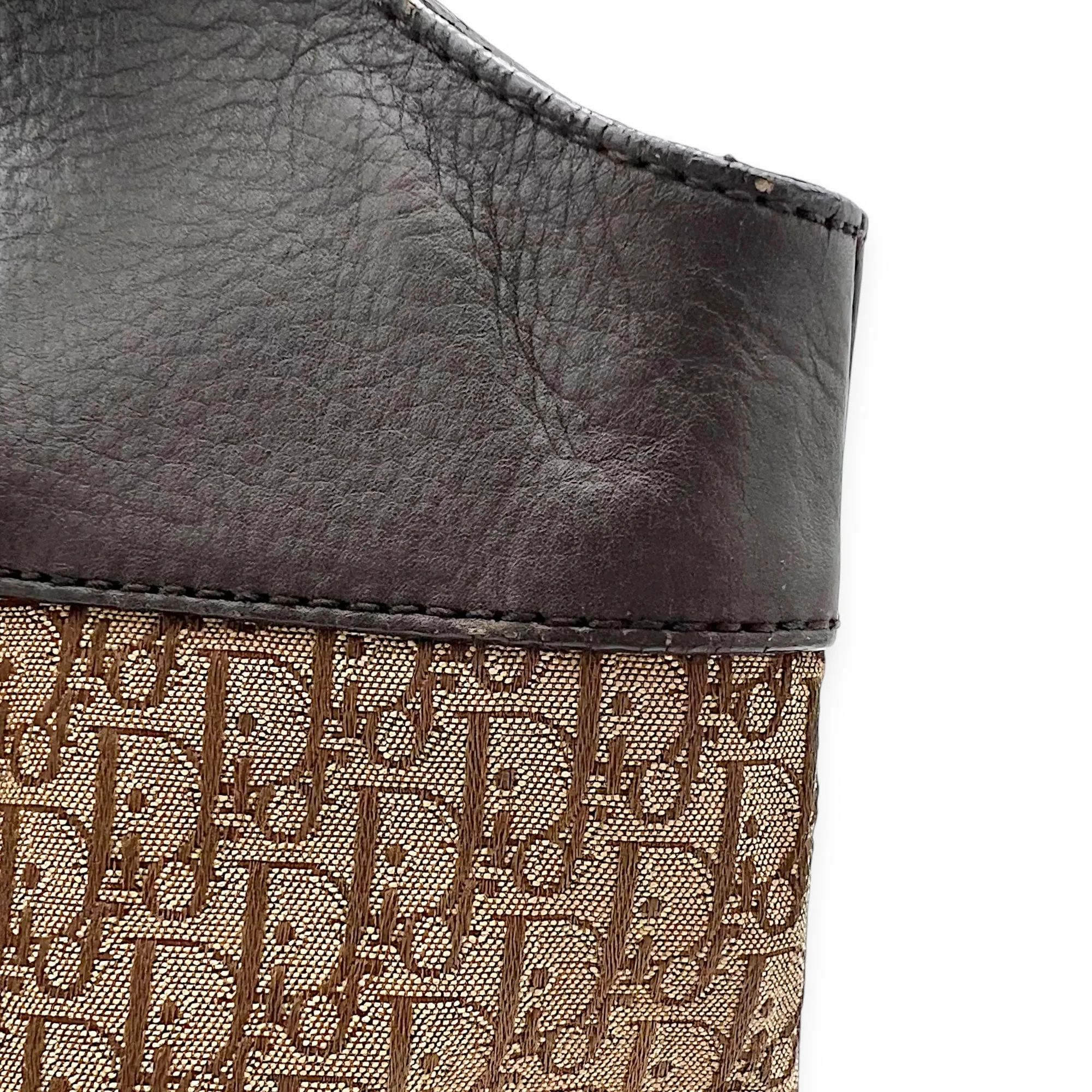 Street Chic Hobo Brown Shoulder Bag in Jacquard, Silver hardware