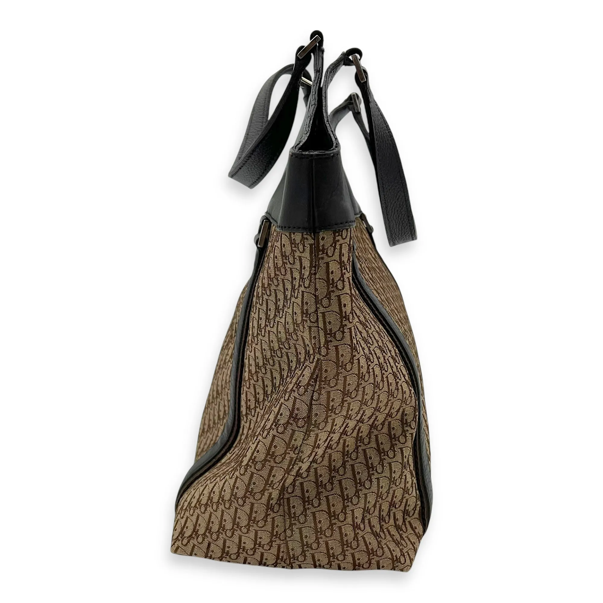 Street Chic Hobo Brown Shoulder Bag in Jacquard, Silver hardware